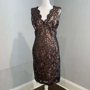 Short dress with bronze sequence on a mesh stretch fabric